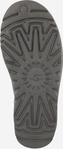 UGG حذاء للثلج بلون رمادي
