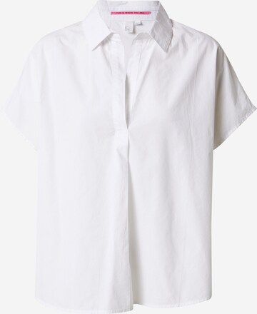 QS - Blusa em branco: frente