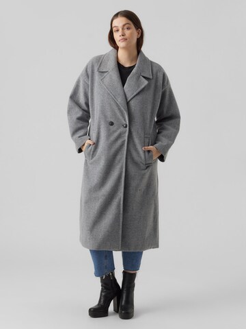 Vero Moda Curve Tussenmantel 'Spencer' in Grijs