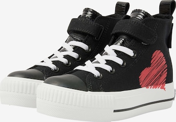 BRITISH KNIGHTS Tennarit ' KAYA MID ' värissä musta: etupuoli