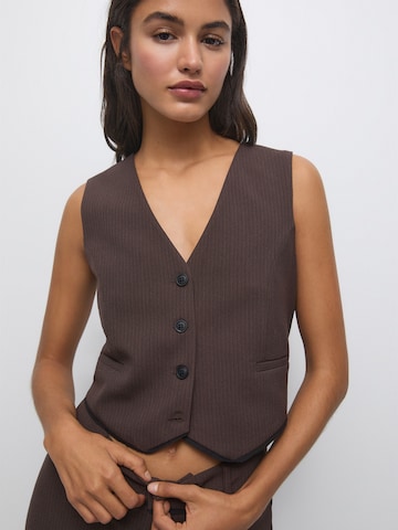 Pull&Bear Vest in Brown