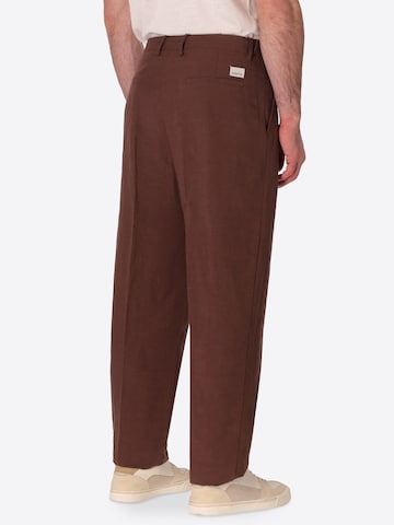 Distretto12 - regular Pantalón plisado 'T. ALLORO' en marrón