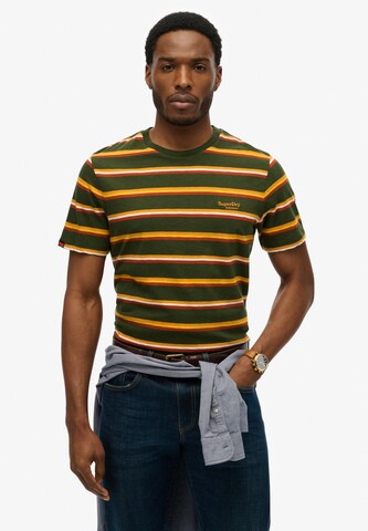 T-Shirt 'Essentials' Superdry en vert : devant