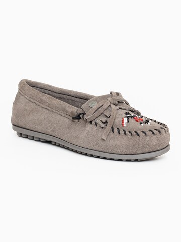 Mocassin 'Thunderbird' Minnetonka en gris