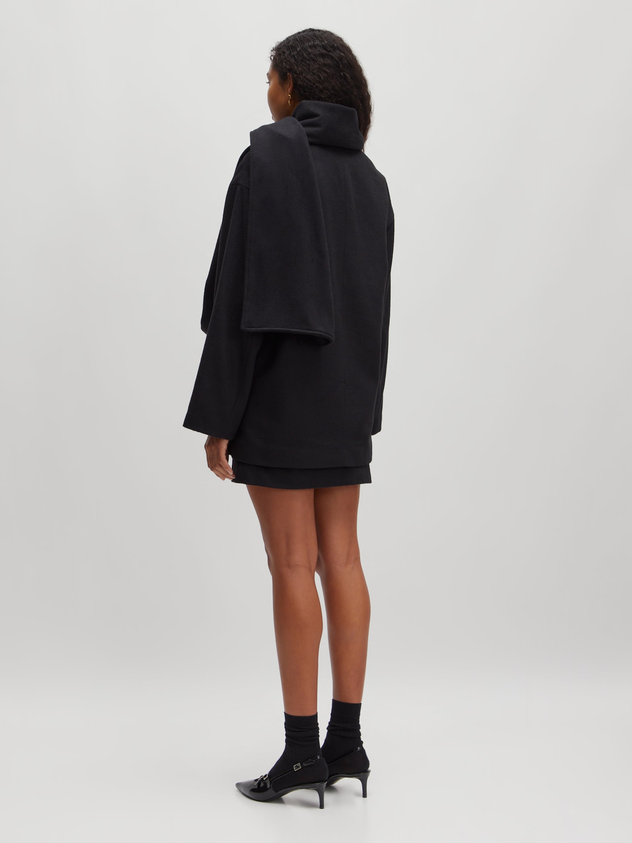 EDITED Produits Manteau mi-saison 'Chantal' noir