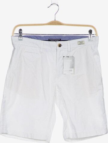 TOMMY HILFIGER Shorts in 32 in White: front