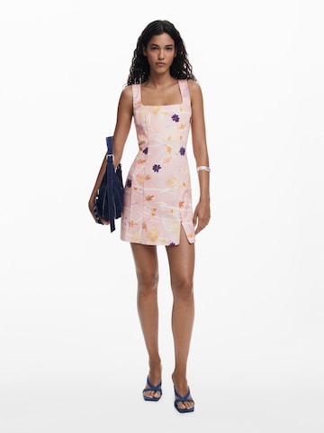 Desigual Mekko värissä vaaleanpunainen