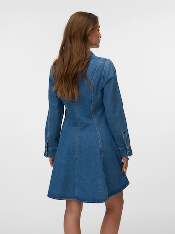 VERO MODA Košilové šaty 'VMJESSIE' – modrá