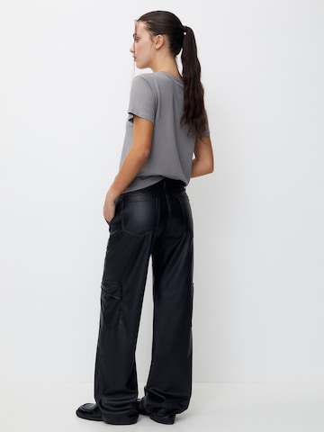 Pull&Bear Loose fit Cargo Pants in Black