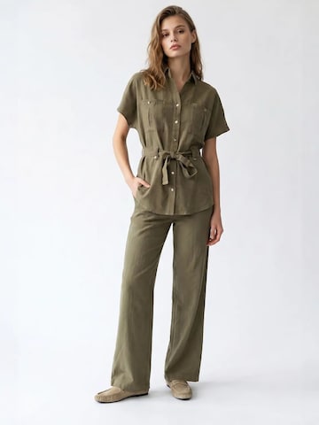Completo pantalone di MixRay in verde: frontale