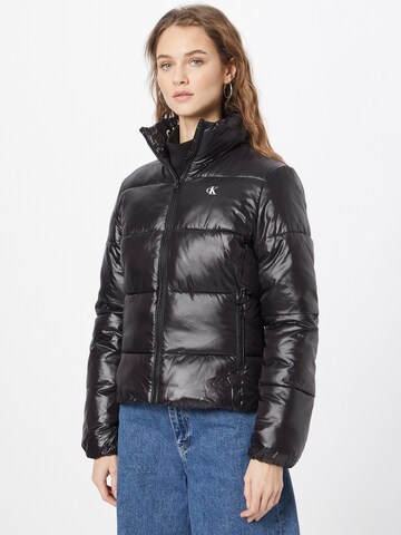 Calvin Klein Jeans - Chaqueta de entretiempo en negro: frente