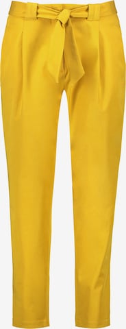 TAIFUN regular Παντελόνι πλισέ σε κίτρινο: μπροστά