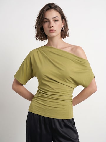 HYPEDROP Top 'HDEmma' in Green: front