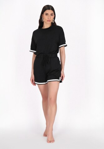 faina Regular Trousers in Black