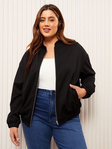 Friends Like These Tussenjas in Zwart