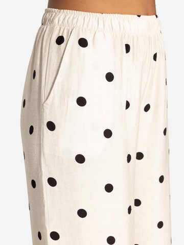 SASSYCLASSY Loosefit Hose‌‌ in Weiß