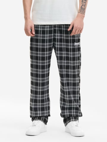 Regular Pantaloni 'Bache' de la LONSDALE pe negru: față