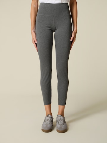 Slimfit Pantaloni di oltre in grigio