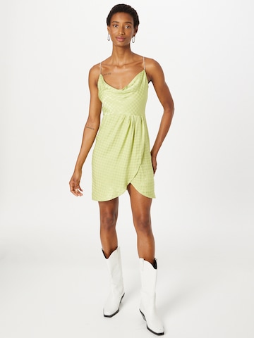 Warehouse Koktejlové šaty – zelená