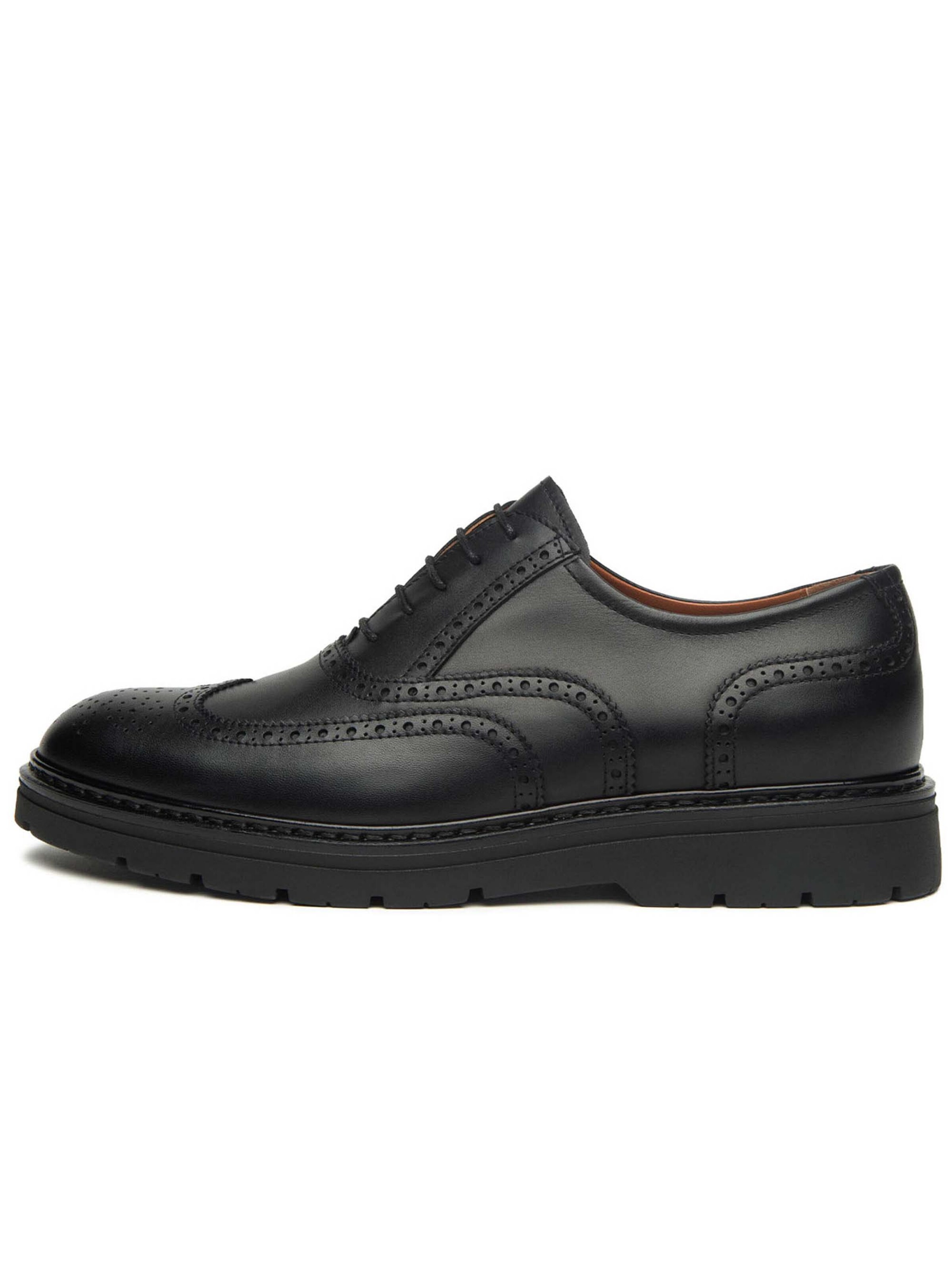 Chaussure à lacets Nero Giardini en noir : devant