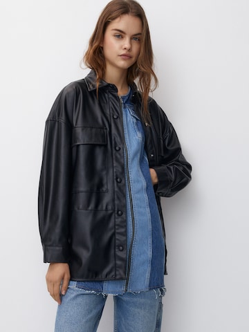 Pull&Bear Between-Season Jacket in Black: front