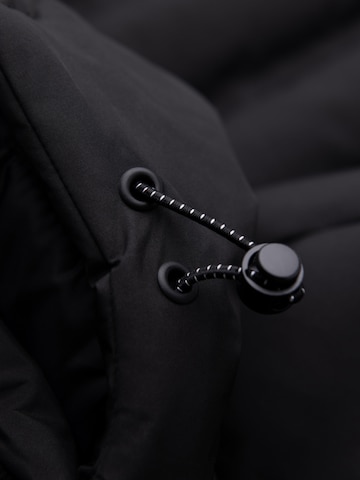 Ombre Winter Jacket in Black