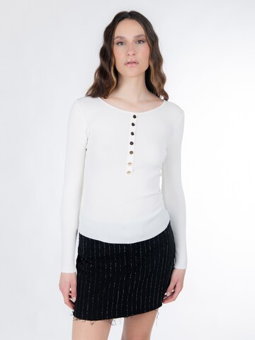 Influencer Pulóver - fehér: elől