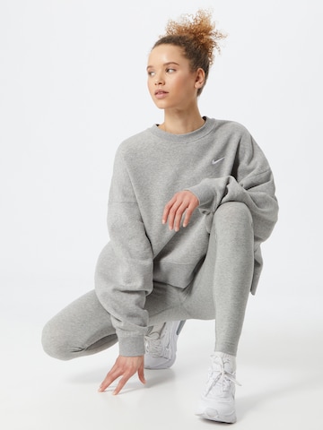 Sweat-shirt 'Essentials' Nike Sportswear en gris