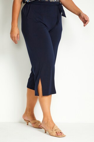 Loosefit Pantalon 'Mello' KAFFE CURVE en bleu : devant