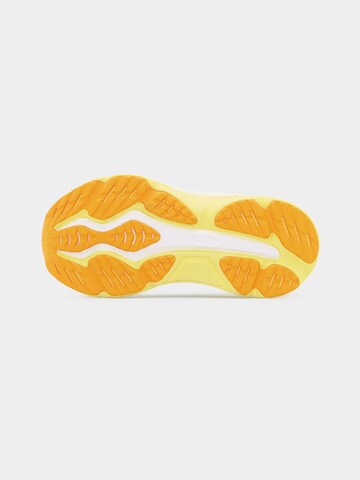 Chaussure de course saucony en beige