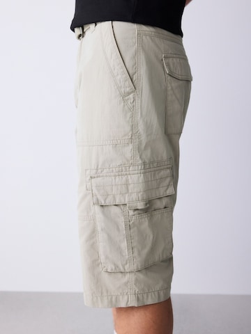 Next regular Cargobukser i grå