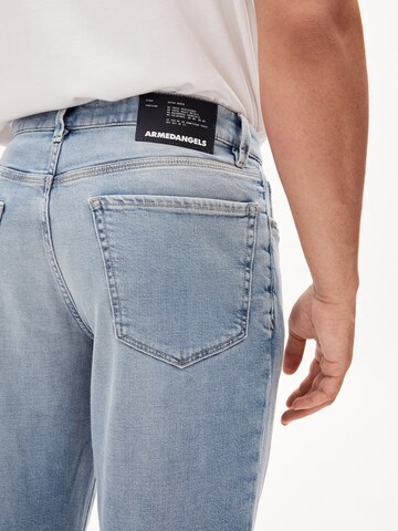 ARMEDANGELS Tapered Jeans 'Aandru' in Blauw