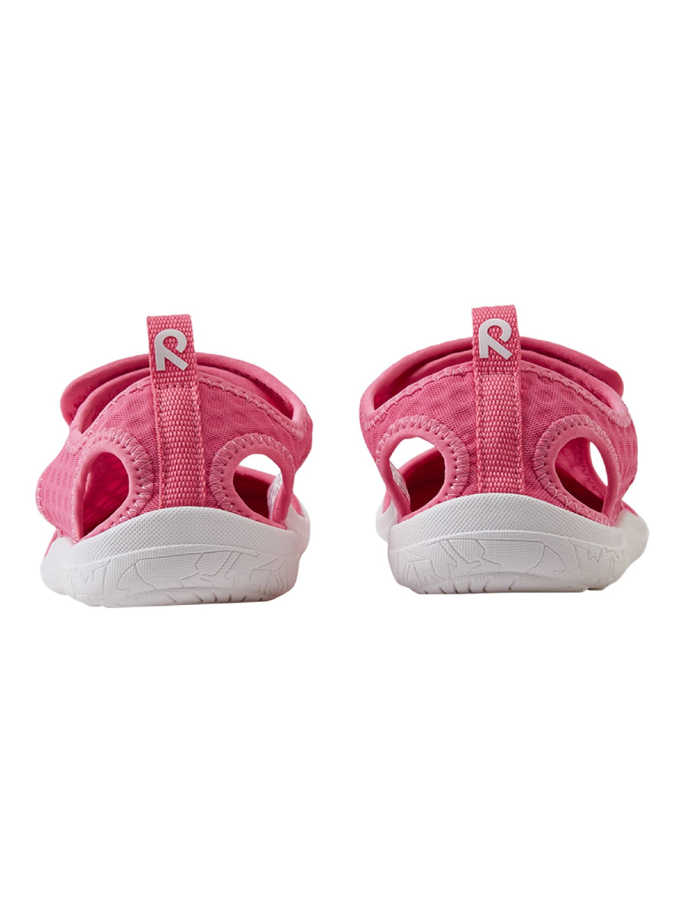 Chaussures ouvertes Reima en rose