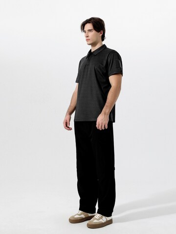 YOUTHUP Performance Shirt 'Gradschnitt' in Black