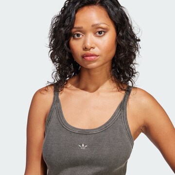 Abito di ADIDAS ORIGINALS in grigio