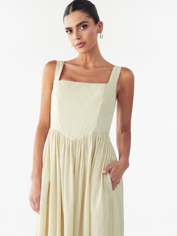 Abito 'Lyla' di Willa in beige