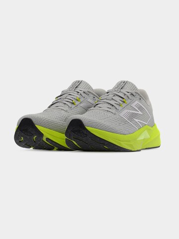 Baskets basses 'FuelCell Propel v5' new balance en gris