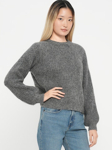 JDY Sweater 'JDYMARI' in Grey