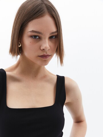 OXXO Top in Zwart