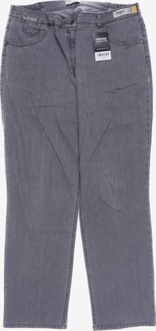 BRAX Jeans in 32-33 in Grey: front