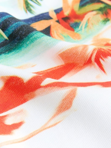 Next - Camiseta en blanco
