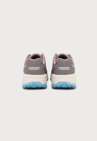 Baskets basses 'GO RUN TRAIL ALTITUDE 2.0-RED' SKECHERS en gris