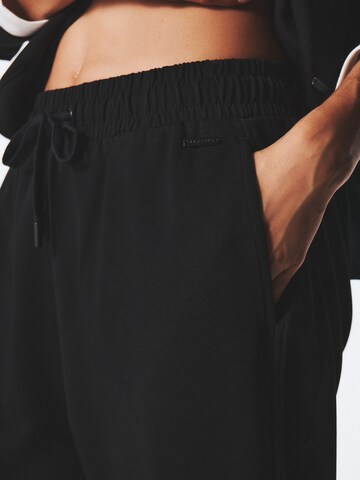 Barrel Pantalon de sport Next en noir