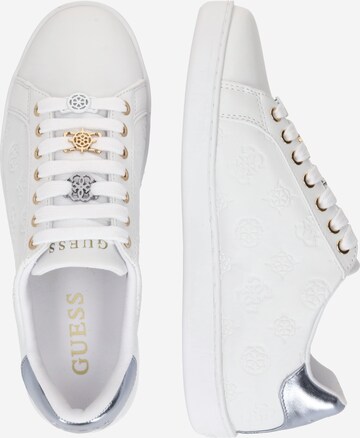 Baskets basses 'ROSENNA' GUESS en blanc