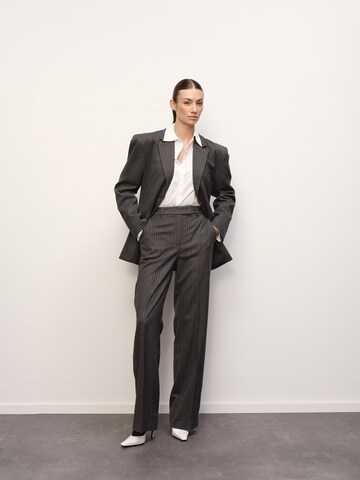 RÆRE by Lorena Rae Regular Hose Tall 'Fabrice' in Grau