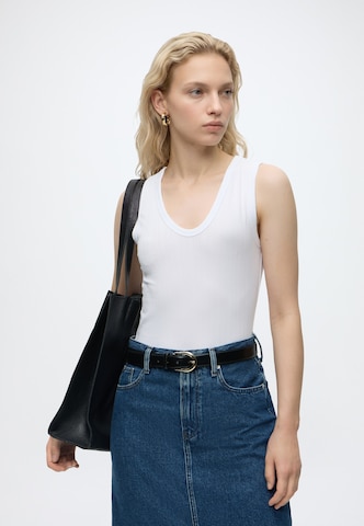 GAP Top in White
