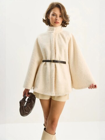 Bianco Lucci Mantel in Beige: Vorderseite