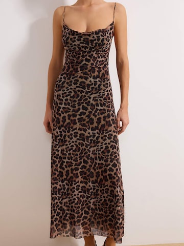 Trendyol Dress in Brown