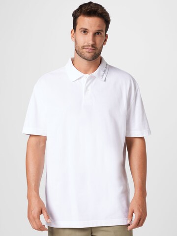 Calvin Klein Jeans Μπλουζάκι σε λευκό: μπροστά
