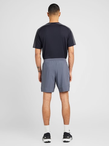 Regular Pantalon de sport 'LAUNCH 7' UNDER ARMOUR en gris